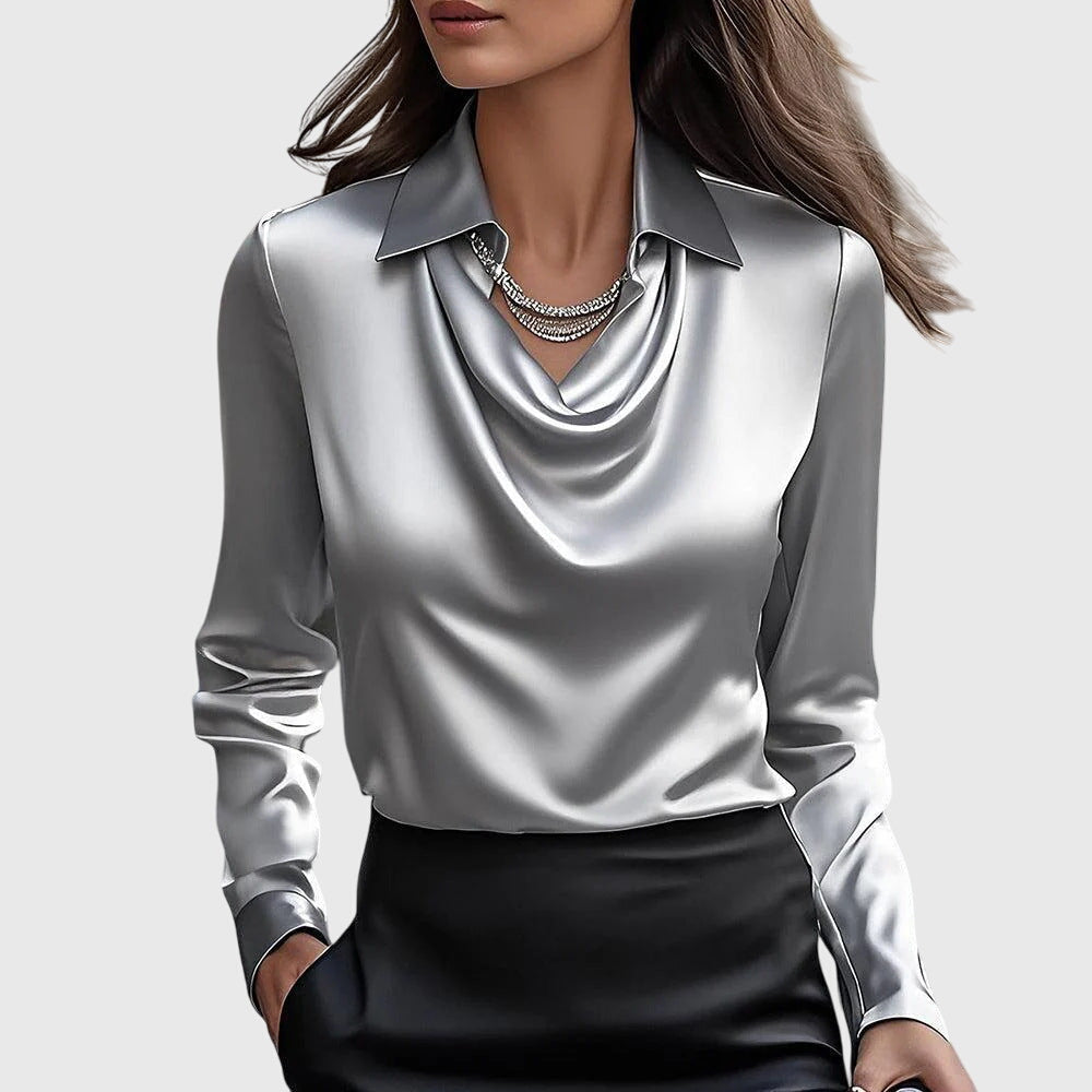 Elina | Glanzende damesblouse met geplooide halslijn