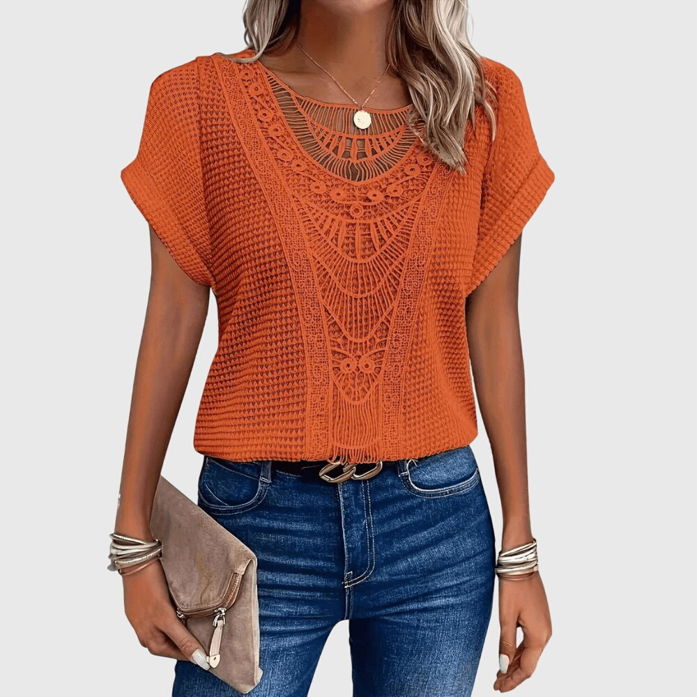 Rania | Lichte blouse met kanten details