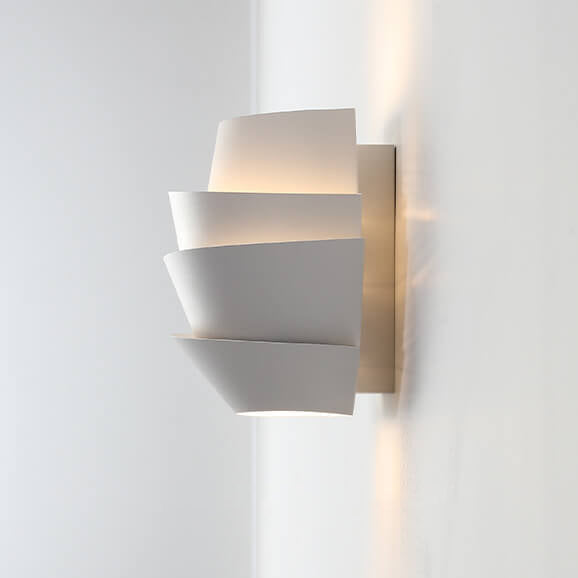 Scandinavische wandlamp met dubbele lichtpunten