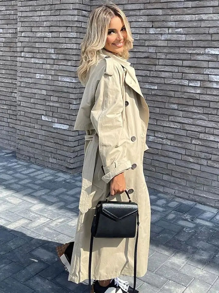 Trenchcoat Tess