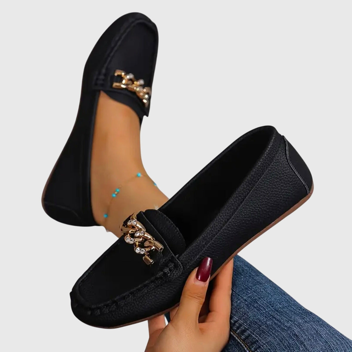 Damesloafers met goudkleurige ketting en zachte binnenzool