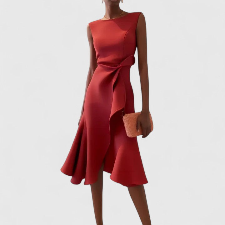 Léontine | Lichte jurk met asymmetrische snit en drapering