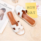 En modieuze slippers