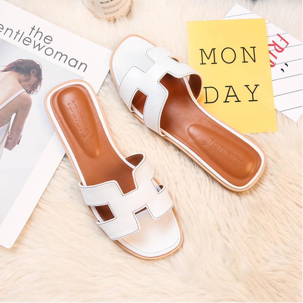 En modieuze slippers