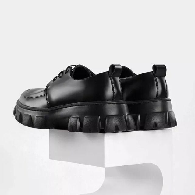 Derbyschoenen met dikke zool
