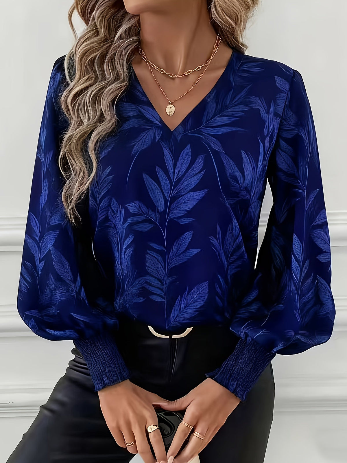 Blouse met botanisch patroon, V-hals en lantaarnmouwen