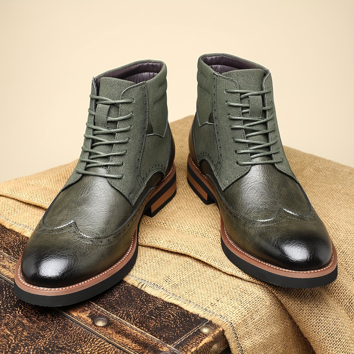 Enkellaarzen met vleugelneus, broguedetails en veters