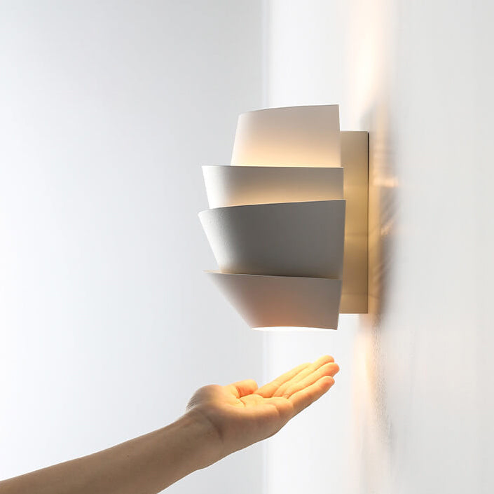 Scandinavische wandlamp met dubbele lichtpunten