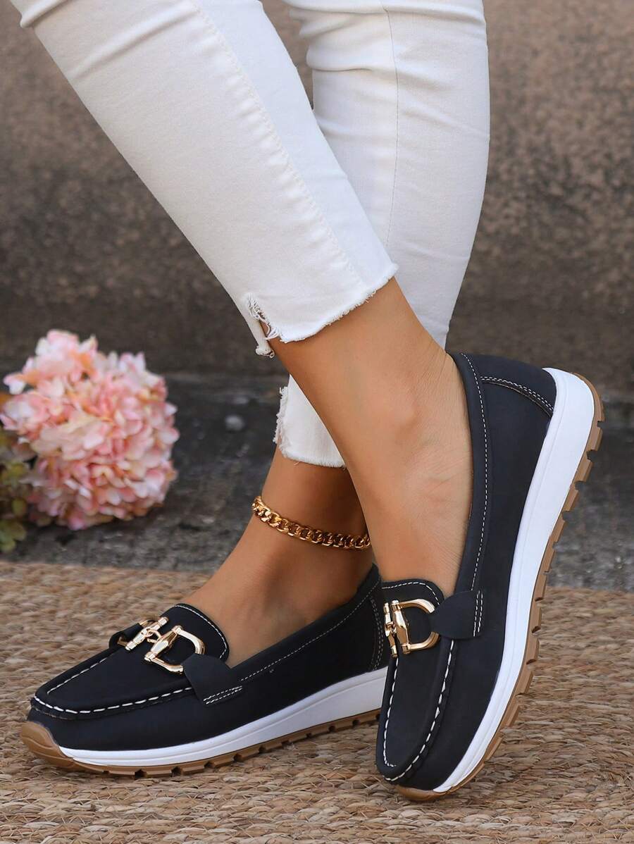 Brede damesloafers met flexibele rubberen antislipzool