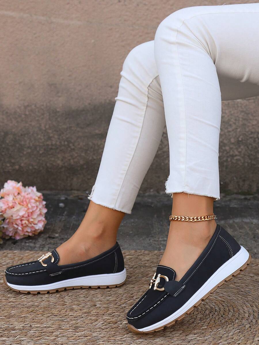 Brede damesloafers met flexibele rubberen antislipzool