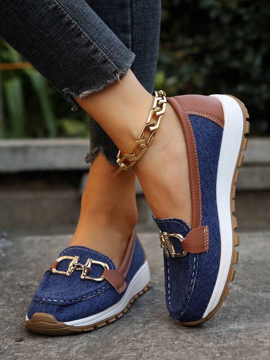 Brede damesloafers met flexibele rubberen antislipzool