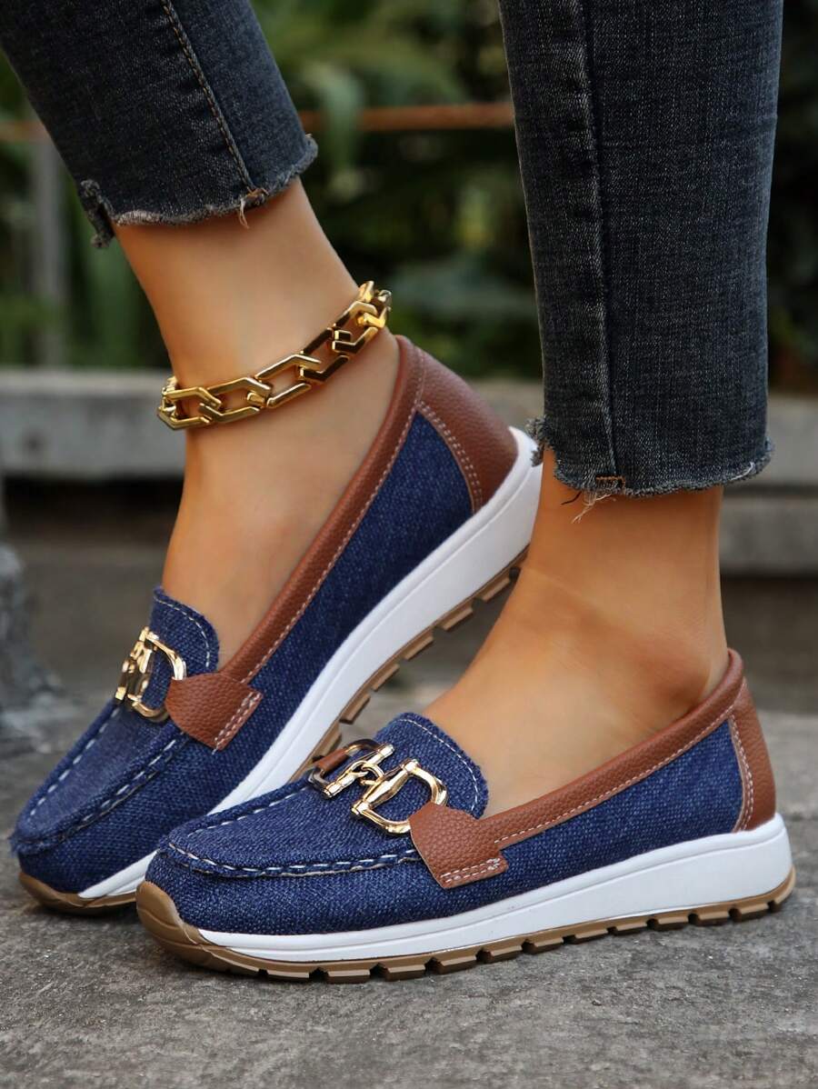 Brede damesloafers met flexibele rubberen antislipzool
