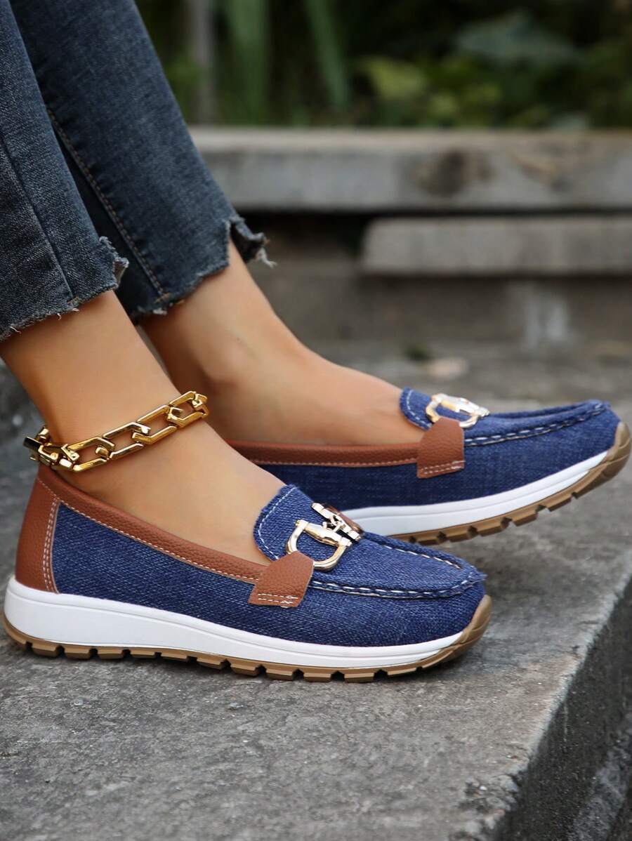Brede damesloafers met flexibele rubberen antislipzool
