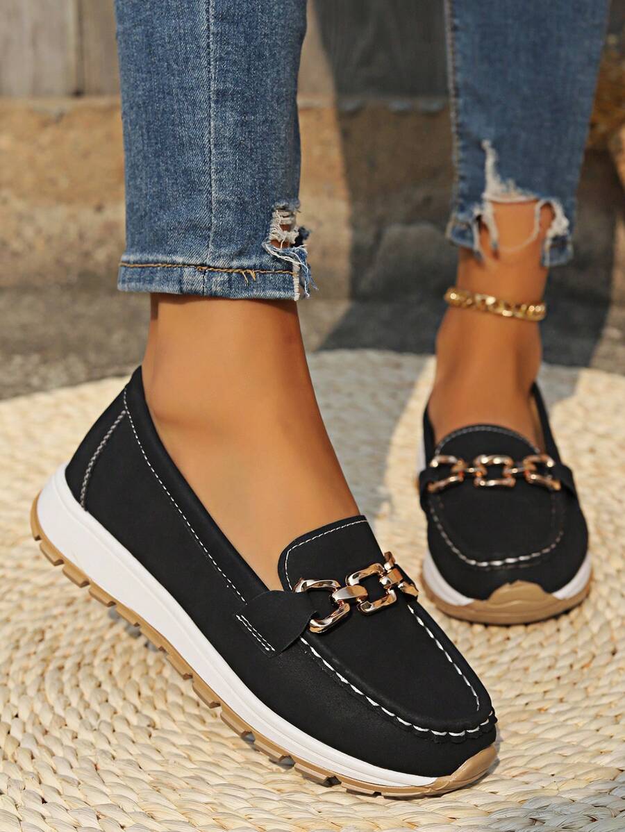 Brede damesloafers met flexibele rubberen antislipzool