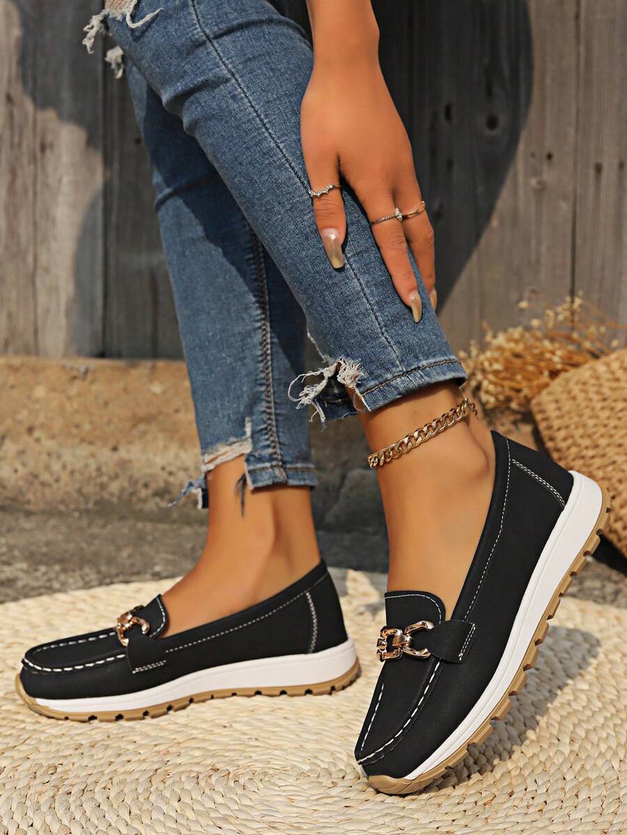 Brede damesloafers met flexibele rubberen antislipzool