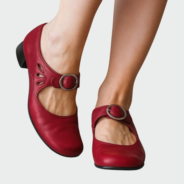Mary Jane-schoenen met verstelbare gesp en uitsparingen
