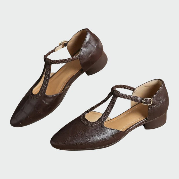 Mary Janes met spitse neus en T-bandje