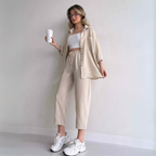 Lichte tweedelige linnen dames set