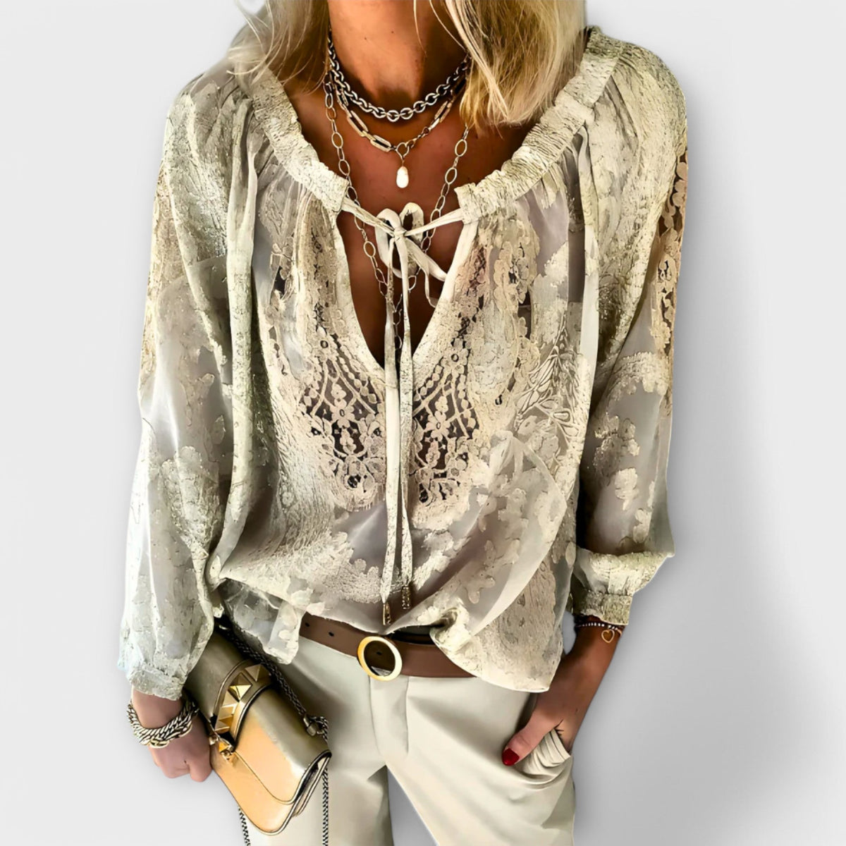 Jane | Damesblouse met kant, halsstrik en wijde mouwen