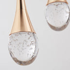 Glazen hanglamp met warme lichtgloed
