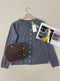 Eenvoudige effen longsleeve trui