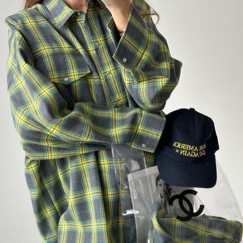 Jeanine | Oversized damesoverhemd met ruiten en knopen