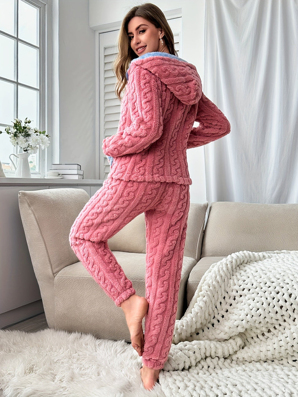 Roze pyjama set met capuchon en broek