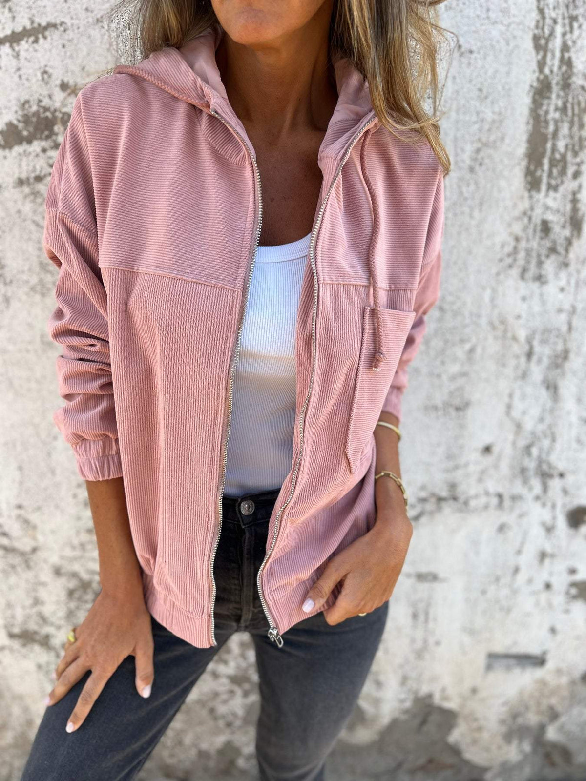 Damesvest met capuchon en rits