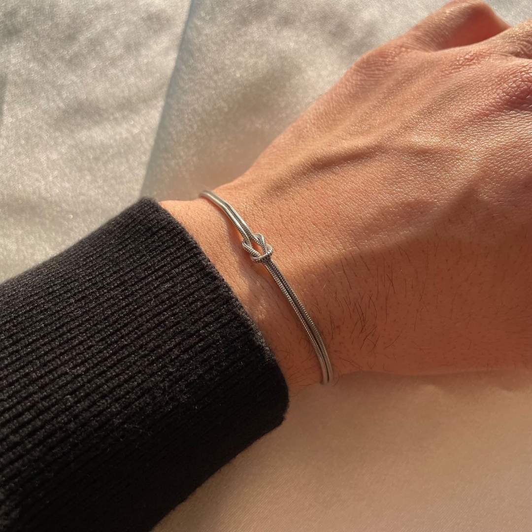 Minimalistische knoop armband