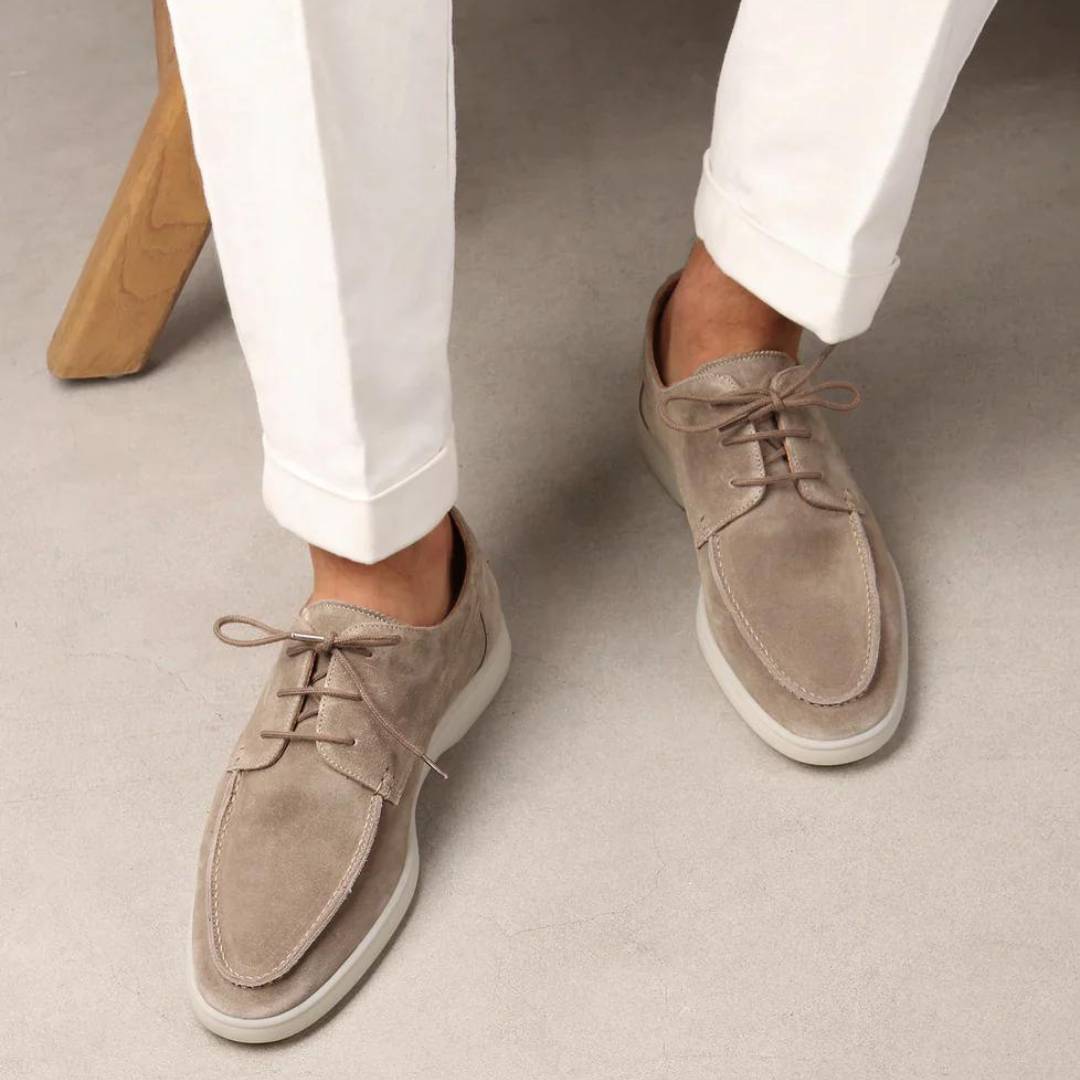 Leren herenschoenen met veters en stevige zool