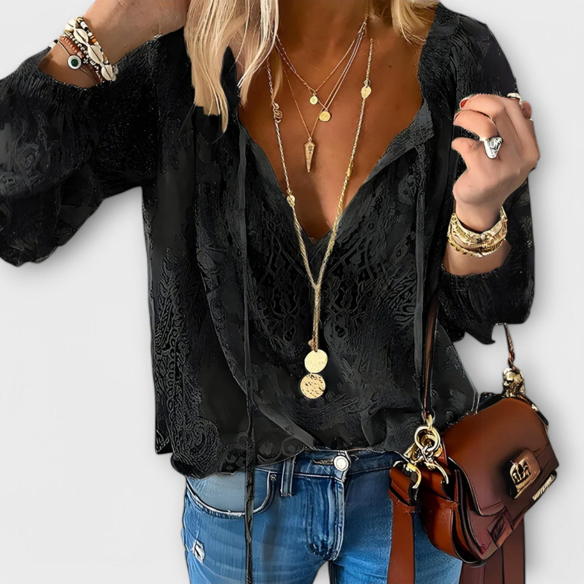 Rosalia | Kanten damesblouse met strikhals