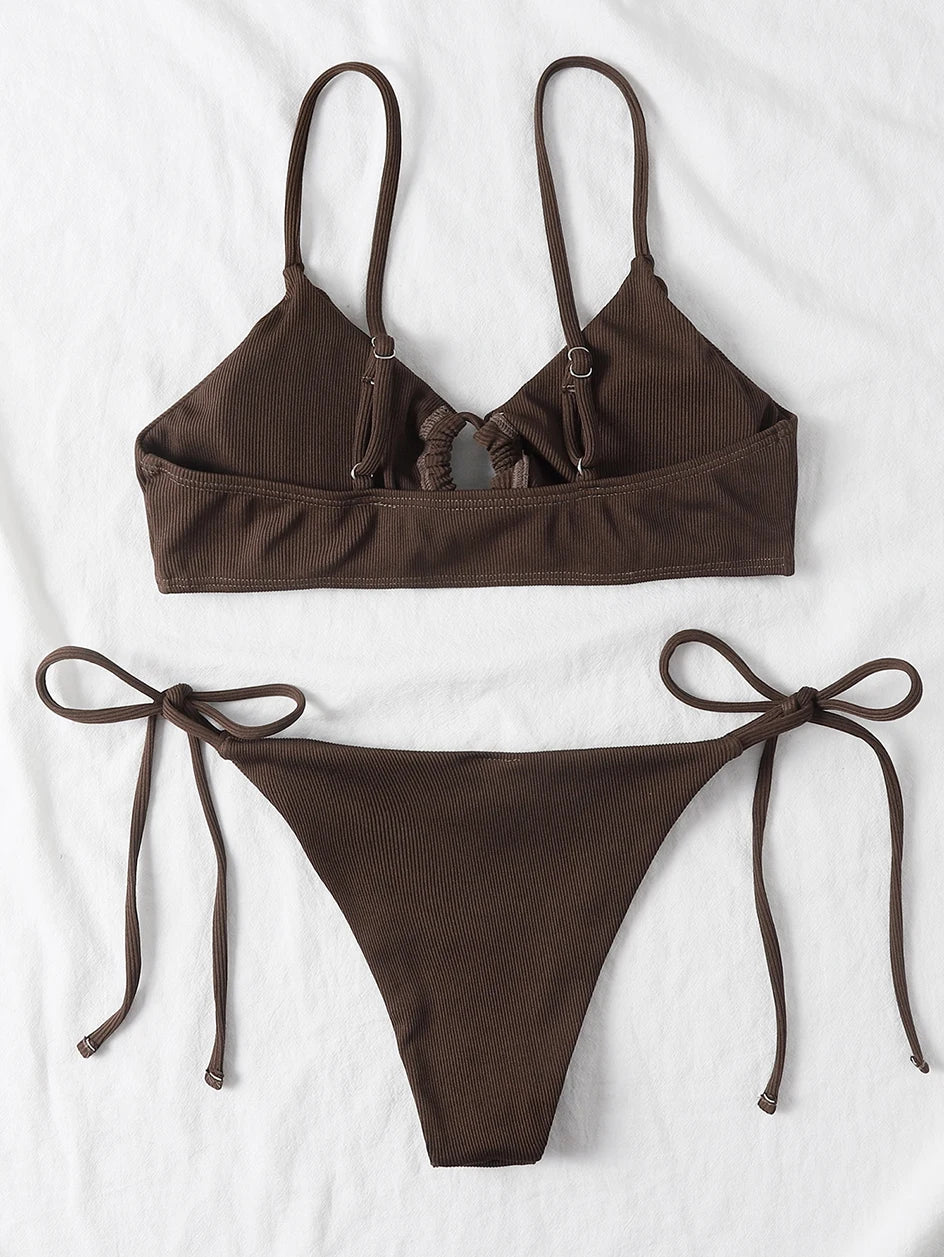 Demi bikini