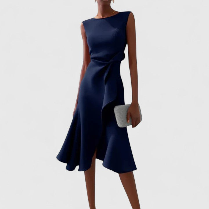 Léontine | Lichte jurk met asymmetrische snit en drapering