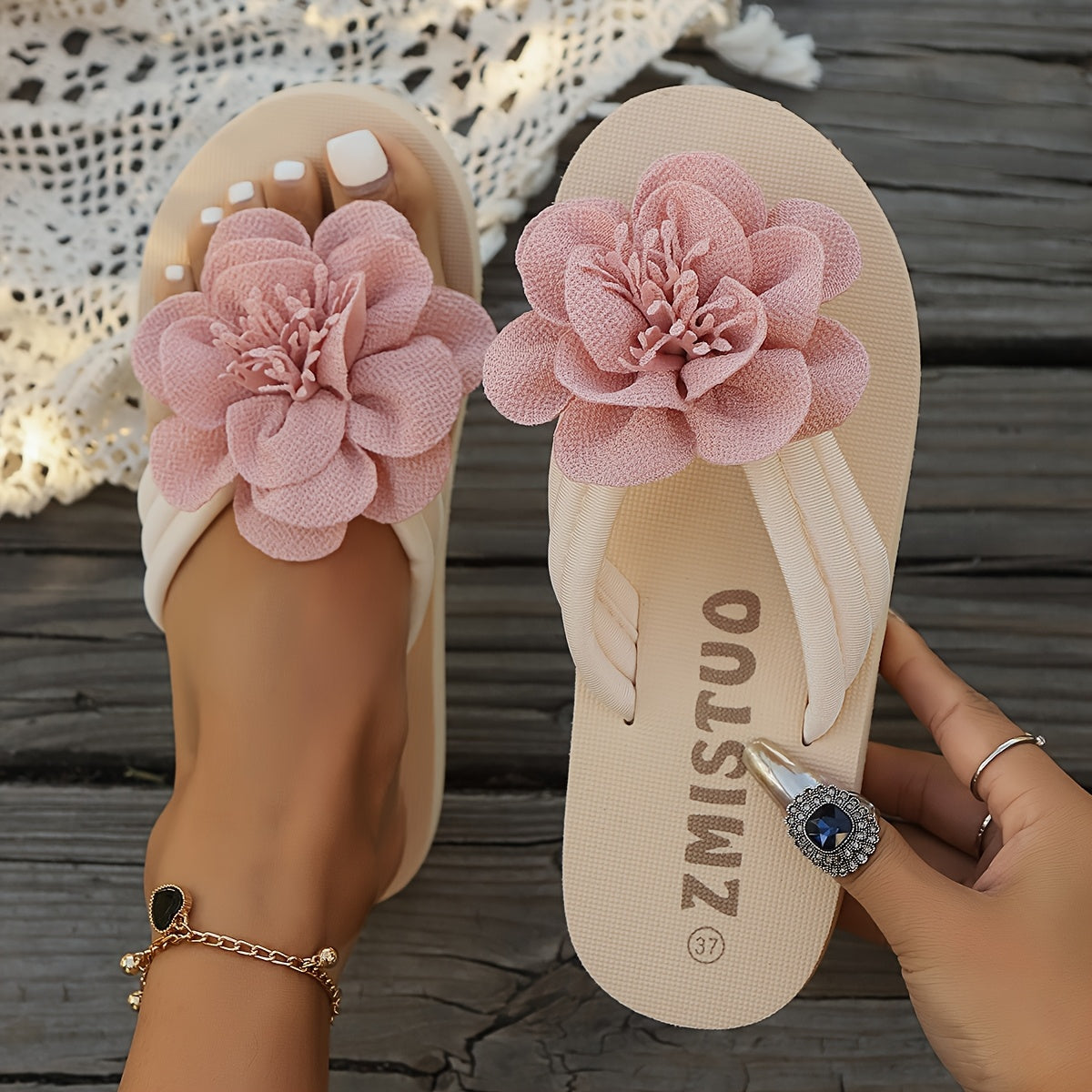 Dames slippers met bloemdetaillering voor de zomer
