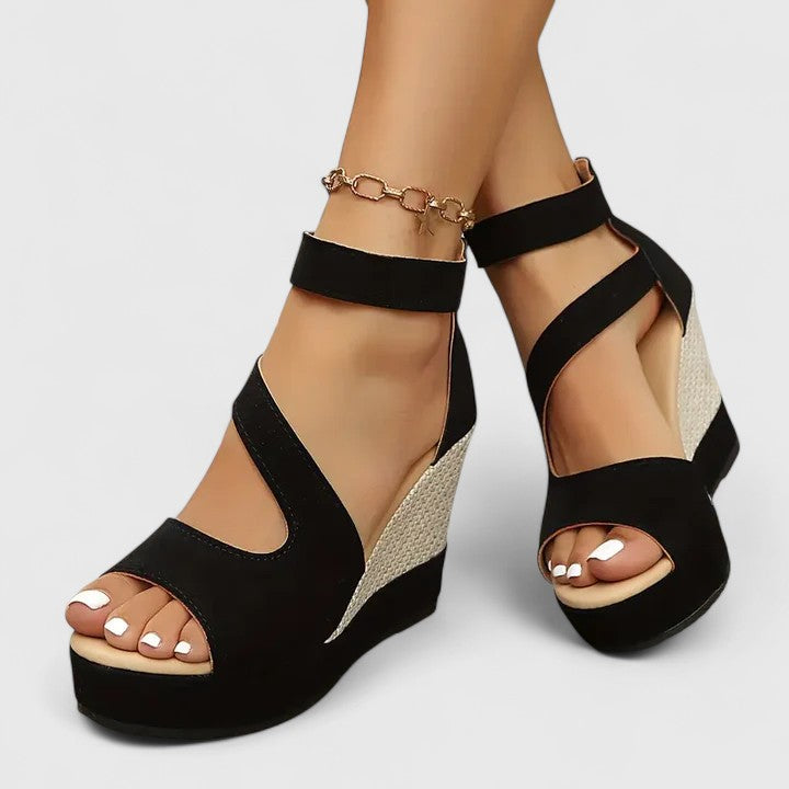 Sandalen met lichte sleehak en elastische bandjes