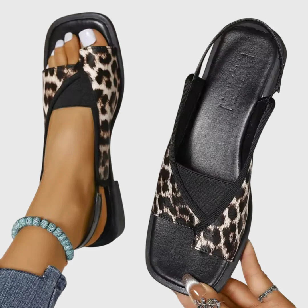 Damesinstapsandalen met vierkante neus en platte zool