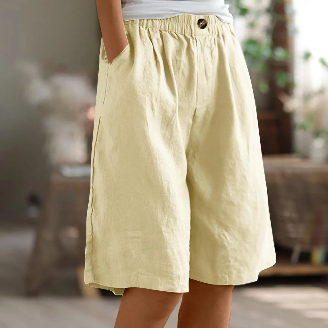 Akua | Damesshort met wijde pijpen, zakken en elastische taille