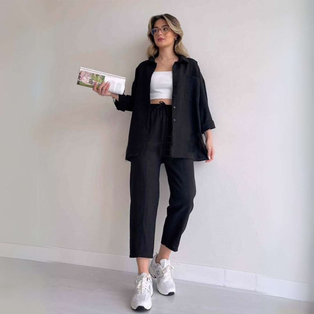 Lichte tweedelige linnen dames set