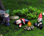 Decoratie met dronken tuinkabouter