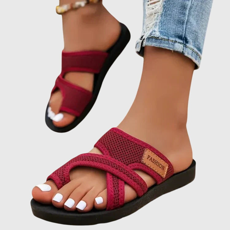 Sandalen met elastische bandjes en gevormd voetbed