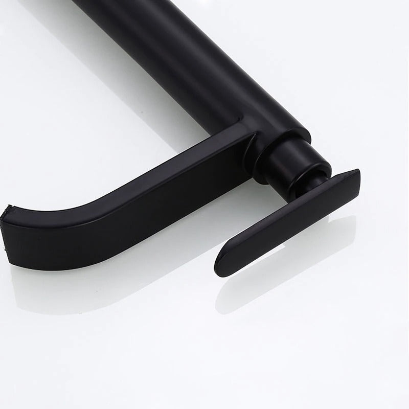 Matzwarte koudwater wastafelkraan