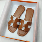 En modieuze slippers