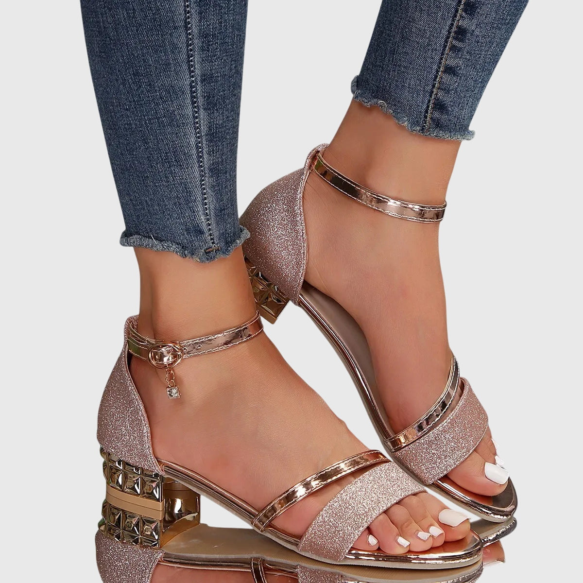 Sandalen met hak en verstelbare sluiting