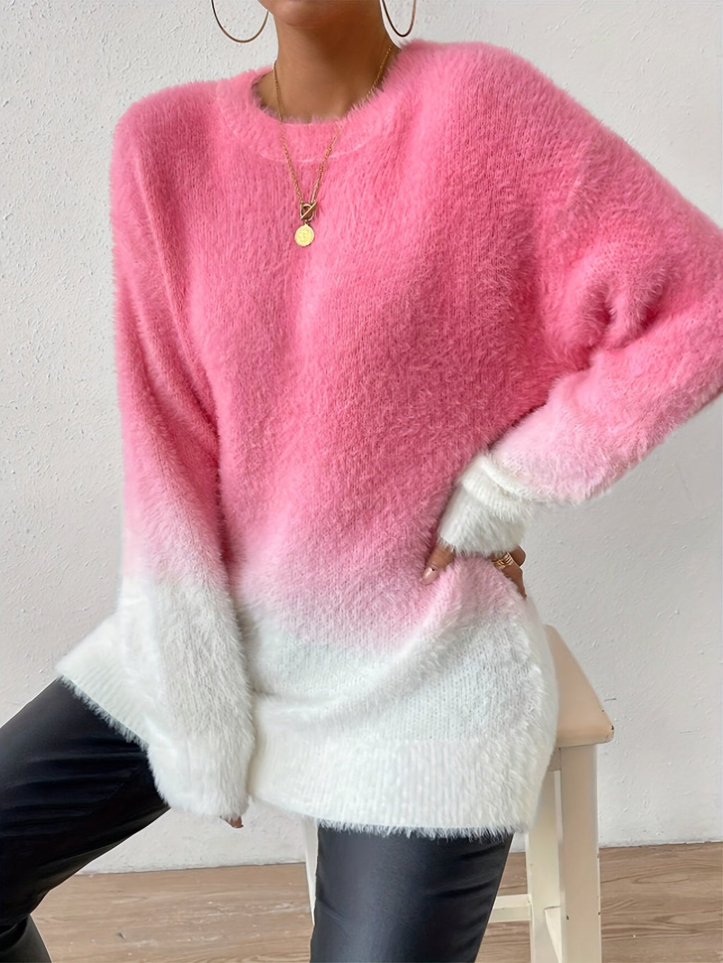 Gegradueerde kleur crew neck fuzzy trui