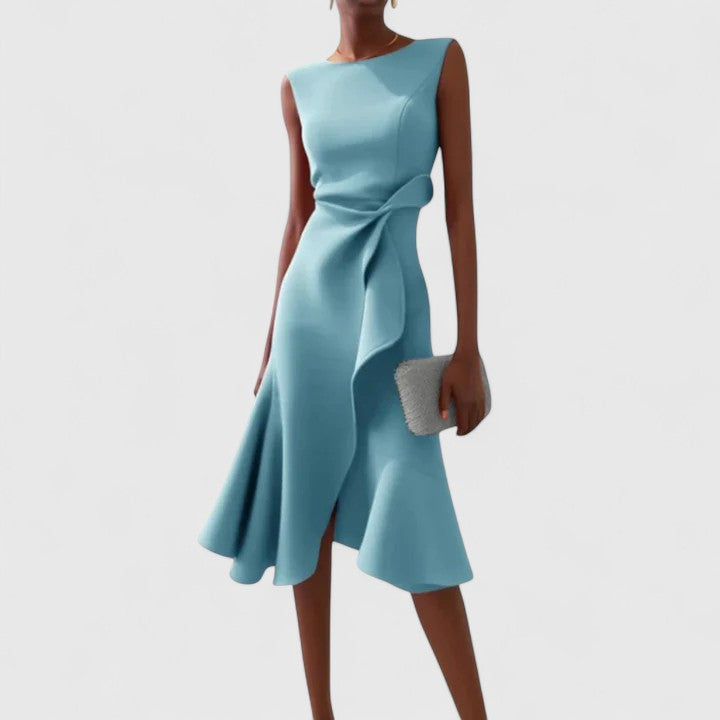 Léontine | Lichte jurk met asymmetrische snit en drapering