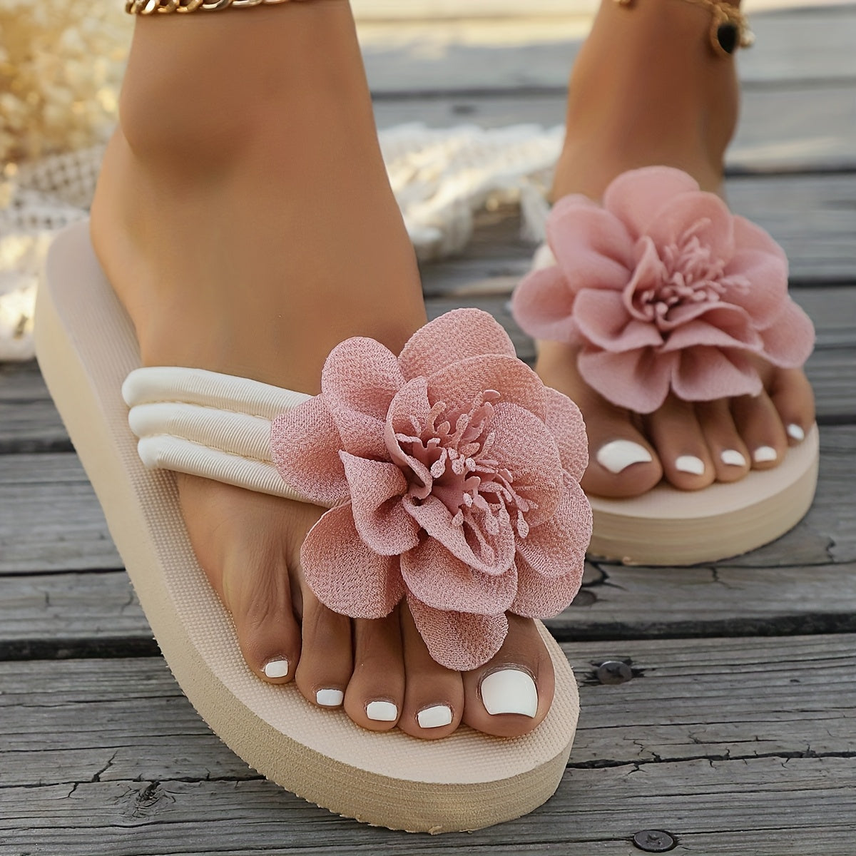 Dames slippers met bloemdetaillering voor de zomer