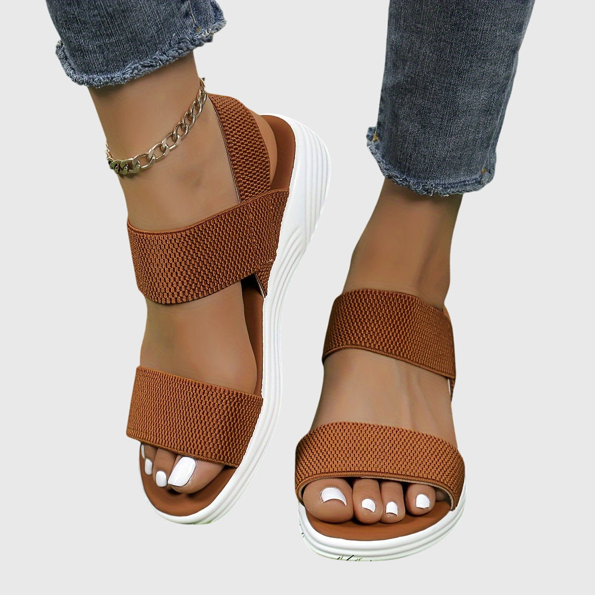 Lichte sandalen met verstelbare bandjes en dempend voetbed