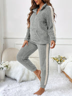 Zachte pluche lounge pyjama set met kleuraccenten