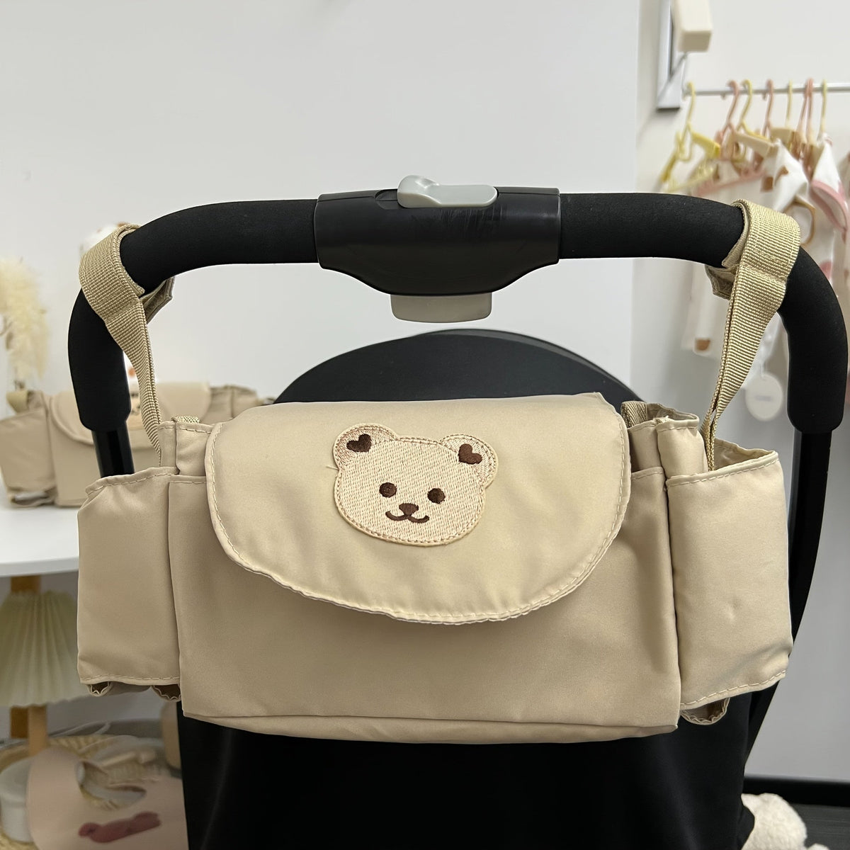 Hangende kinderwagentas met berenmotief – ruimtebesparende opbergoplossing – materiaal: katoenmix — afbeelding 1