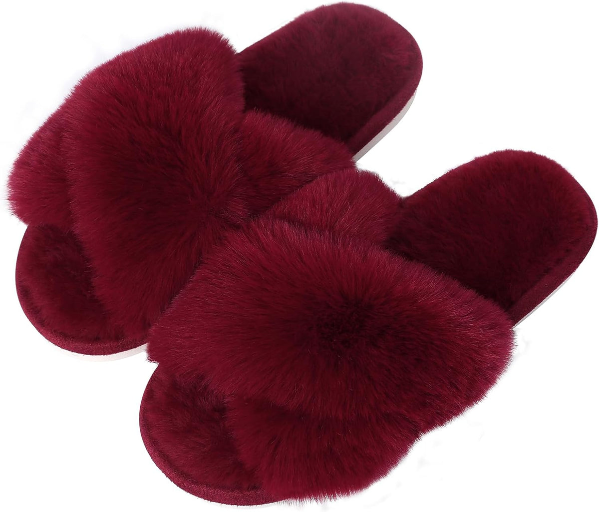 Fuzzy slippers met memory foam